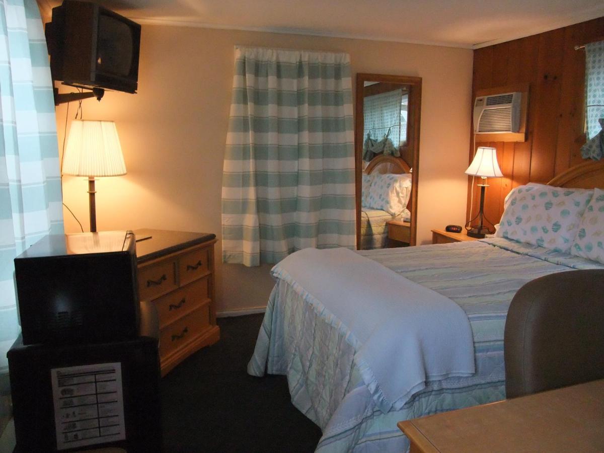 Hills Motel & Marina Alexandria Bay Exterior photo